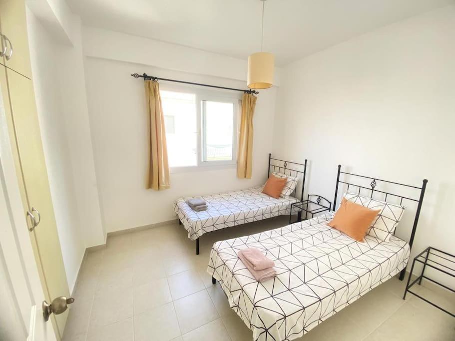 Gems'S Apartment - Luxury 3 Bedroom Penthouse With Pool Karavas  Exterior foto
