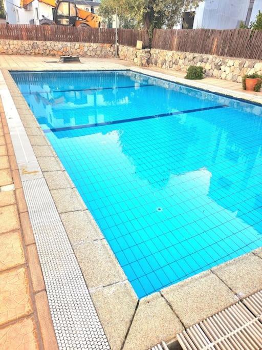 Gems'S Apartment - Luxury 3 Bedroom Penthouse With Pool Karavas  Exterior foto